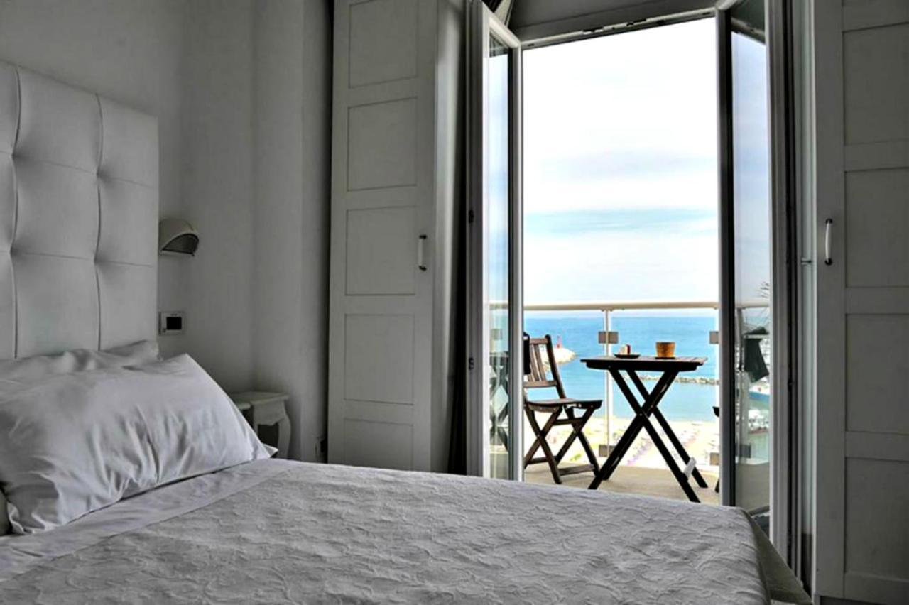 Hotel Thea Gabicce Mare Extérieur photo