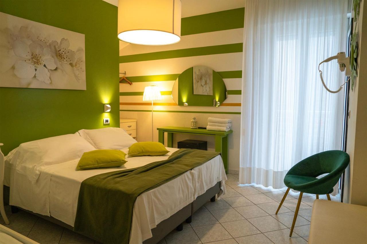 Hotel Thea Gabicce Mare Extérieur photo