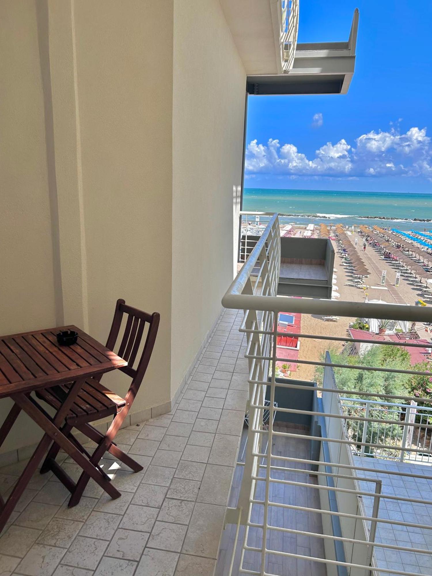 Hotel Thea Gabicce Mare Extérieur photo